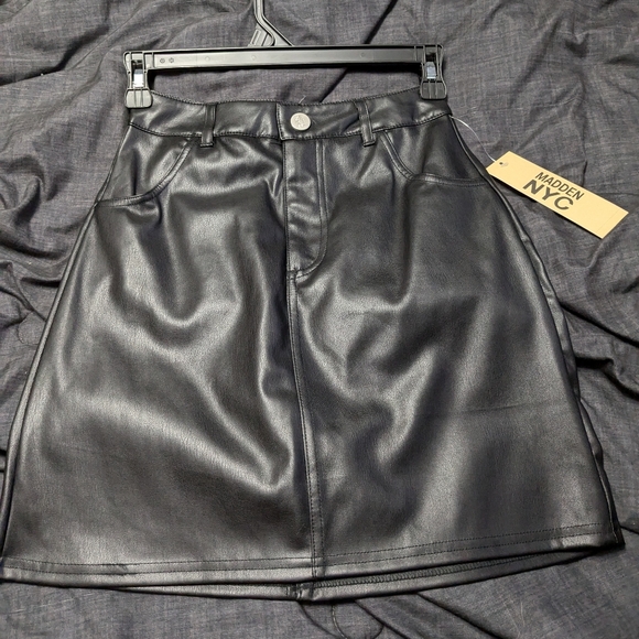 NWT Faux leather skirt - Picture 1 of 4